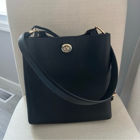 COACH | CHARLIE BUCKET BAG - Picture 1 of 4